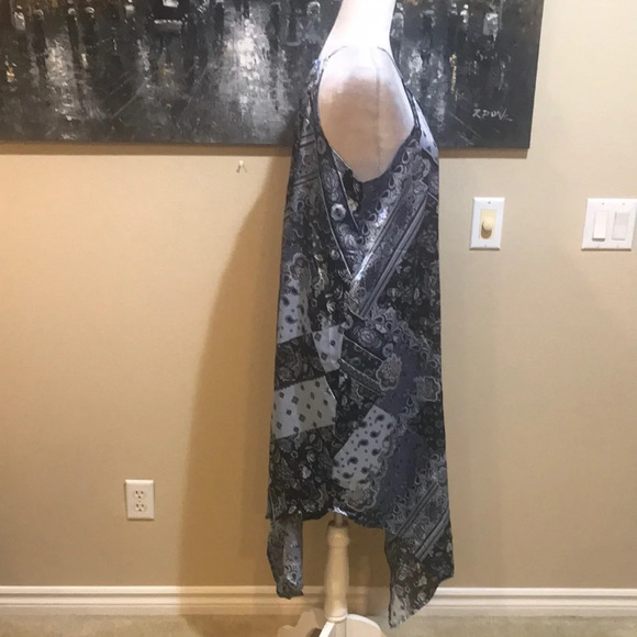 Elegant Satin Look Halter Neck Asymmetrical Hem Dress-Size M - Picture 4 of 8